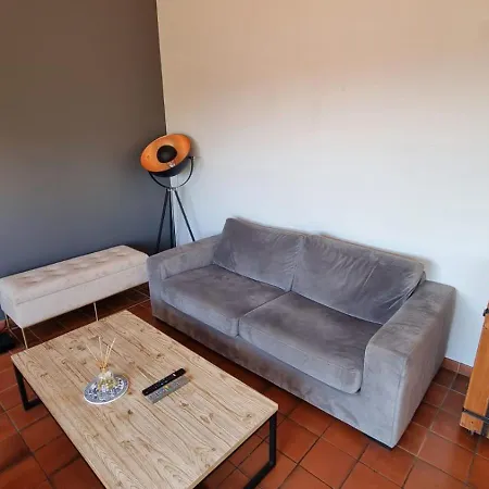 דירה T2 Traversant Avec Grande Terrasse Et Piscine *
